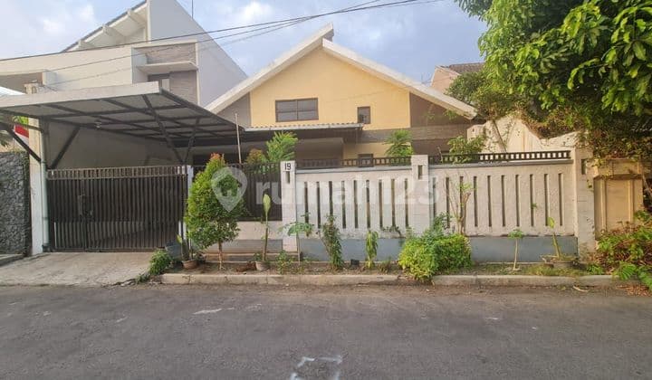 Modern Nice House ready to occupy in Fajar Indah Colomadu Solo