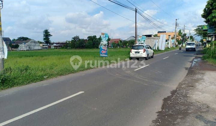 Tanah kering strategis di pinggir jalan Mangesti Gentan Solo