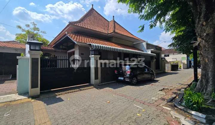 Dijual Rumah Mewah Asri Strategis Pusat Kota Di Jalan Kapten Mulyadi Pasar Kliwon Solo, Lokasi Bagus Sangat Strategis.