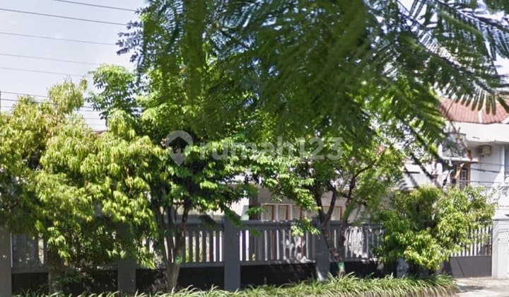 Rumah Mewah Strategis di Jalan Dr. Radjiman Laweyan Solo