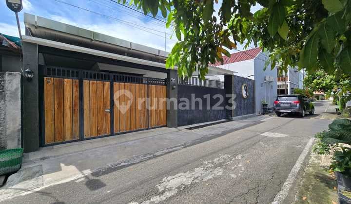 Rumah Bagus Mewah Siap Pakai di Mojosongo Jebres Solo