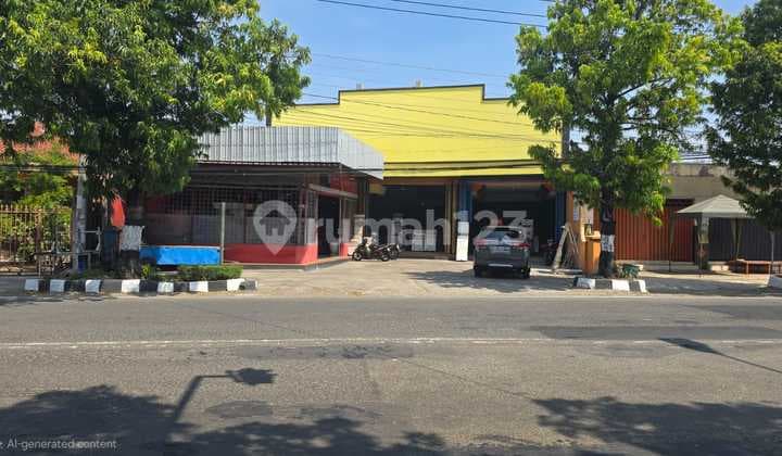 Dijual Toko Bangunan Dan Bangunan Sarang Burung Walet Di Jalan Raya Sukowati Sragen.