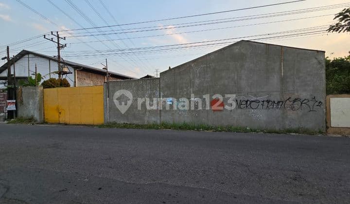 Tanah Bonus Bangunan Gudang Di Tasikmadu Dekat Palur Karanganyar Solo
