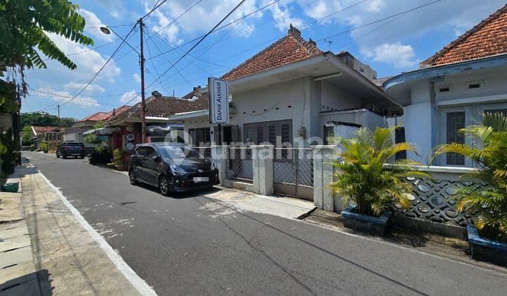 Dijual Cepat! Rumah Classic Pusat Kota Solo, Siap Pakai Di Pasar Kliwon Solo, Bangunan Kokoh Berkualitas.