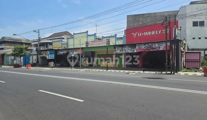 Toko strategis di jalan ahmad yani dekat masjid raya sheikh zayed
