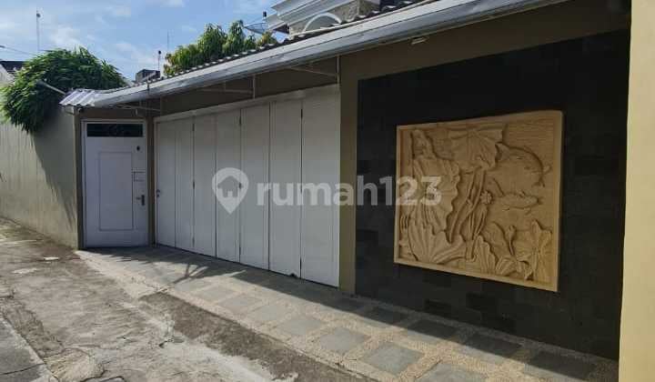 Rumah Mewah Modern Minimalis Pusat Kota di Serengan Solo.