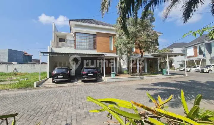 Minimalist Luxury House in Elite Cluster Near The Park Solo Baru Mall