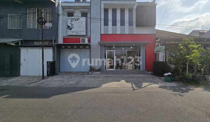 House and Business Space in Solo Baru