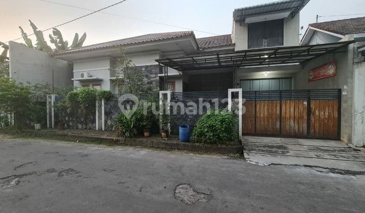 Rumah Mewah Minimalis 1,5 Lantai Di Perumahan Puri Gading Solo Baru