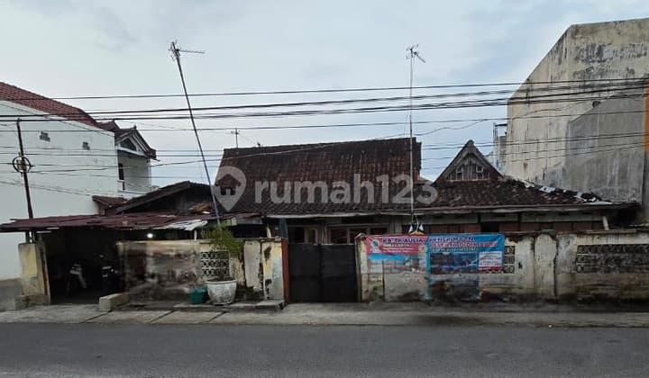 Rumah Hitung Tanah Strategis Dekat Slamet Riyadi Laweyan Solo