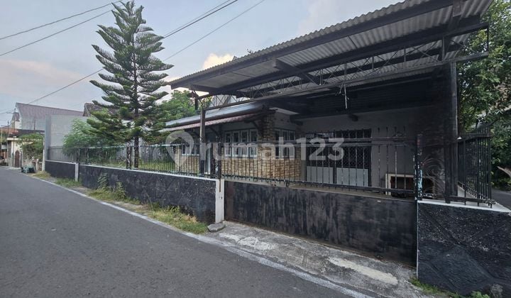 Rumah Hitung Tanah Strategis Di Di Jalan Yos Sudarso Serengan Solo