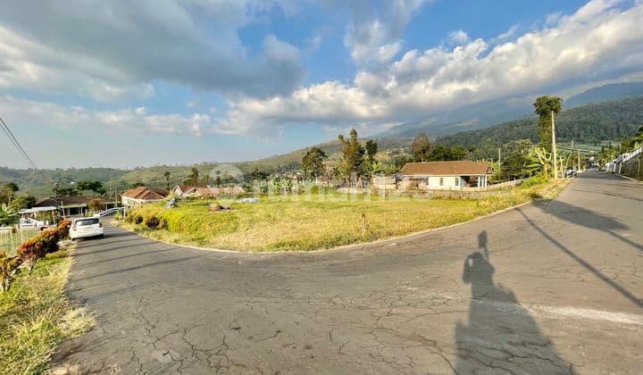 Tanah dengan Pemandangan Menakjubkan Cocok untuk Hotel atau Kuliner di Kemuning, Karanganyar, Solo