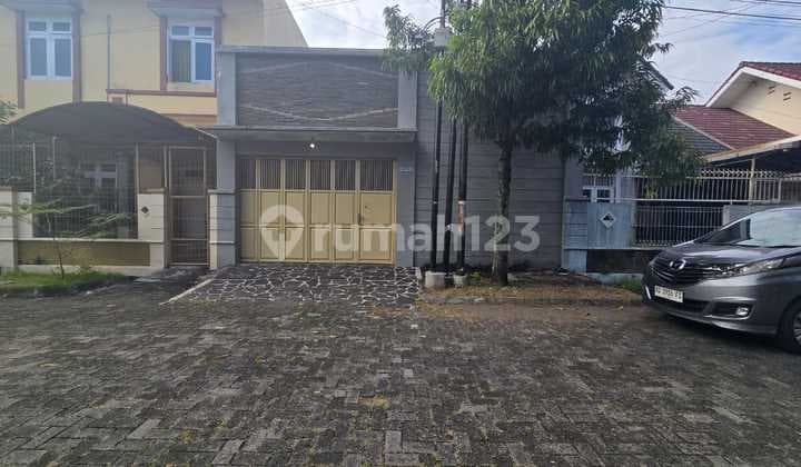 Rumah Siap Pakai di Perumahan Elite Solo Baru