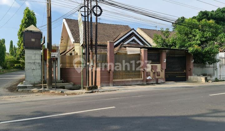 Strategic House For Business In Solo Baru