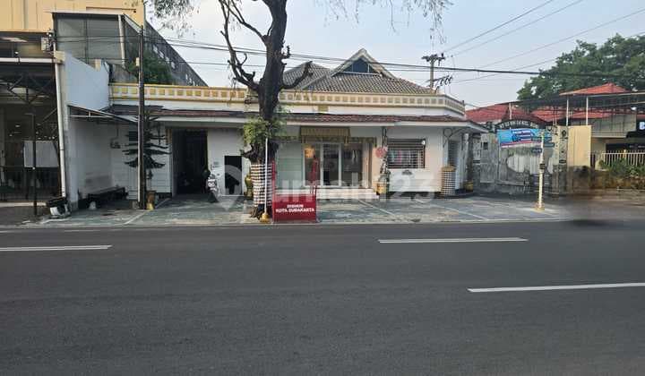 Rumah Strategis Hitung Tanah Di Jalan Dr.radjiman Laweyan Solo