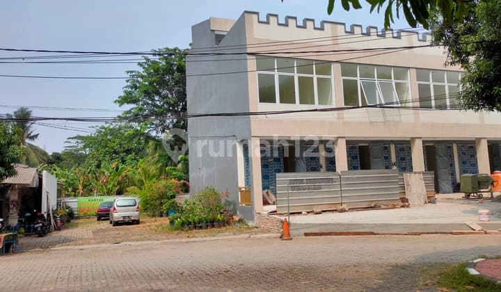 Ruko Strategis depan pintu gerbang perumahan Wahana, AL, Jatisampurna