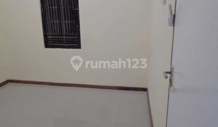 Rumah Kartini Strategis Harga.1 M-an Ada Carport