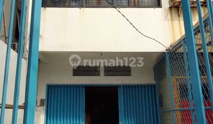 Disewakan Ruko di Tanjung Duren, Jalan Raya, LT. 70M2, Lb.4x15 + 80M2, 3 Lantai, Jakarta Barat