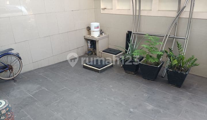 Rumah taman kencana 2,5 Lantai uk. 8x15 bebas banjir