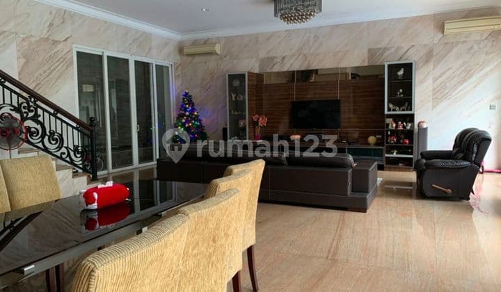 Rumah Mewah Di Senayan Strategis