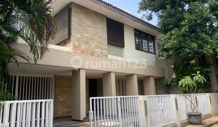 Disewakan Rumah di Jaya Mandala, Patra Kuningan, Jakarta Selatan