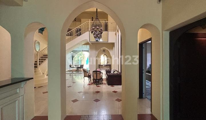 Disewakan Rumah Bagus dan Murah di Mangunsarkoro, Menteng, Jakarta Selatan