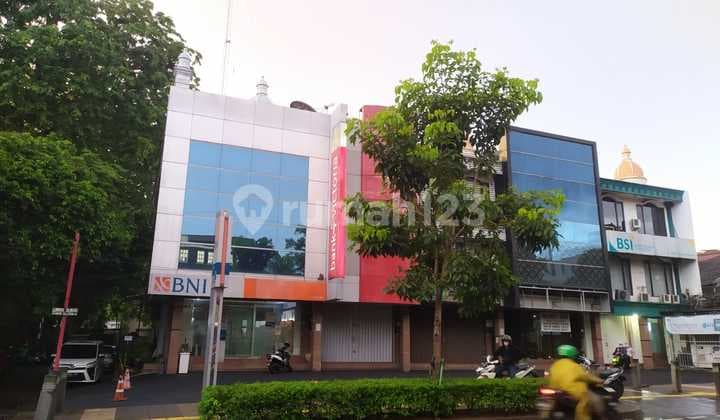 For Rent: Good and Affordable Super Block Shop/House in Central Kemang, South Jakarta