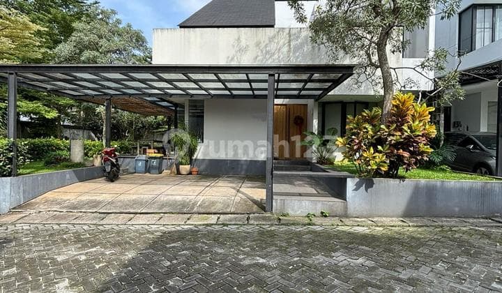 Rumah Asri Modern Tropical Dalam Town House Eksklusif, Veteran - Bintaro