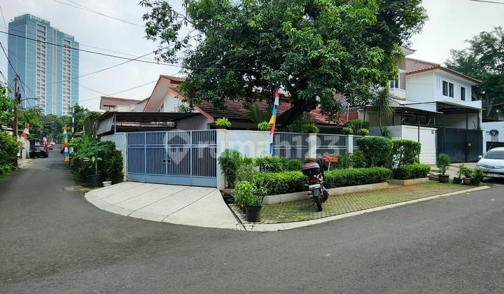 Well-Maintained 1-Story House Ready to Occupy in Kebayoran Baru Area, South Jakarta
