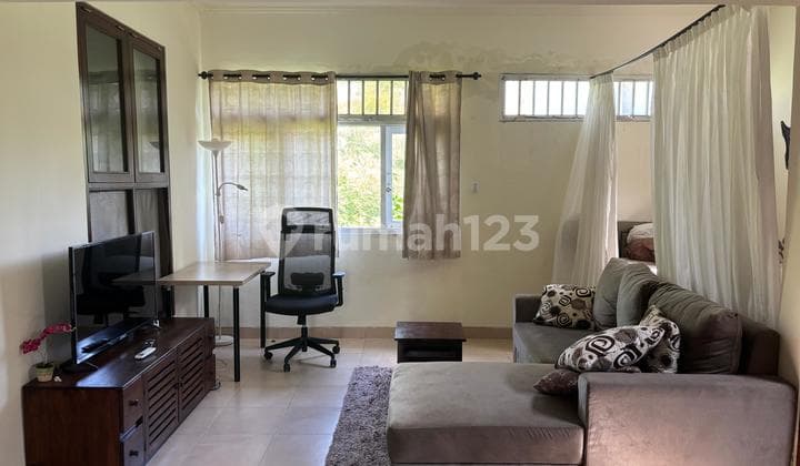 Cozy House with One Gate System at Jimbaran