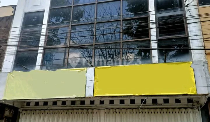 Rent 3-Story Shop House in Central Mataram City Semarang Rent 3-Story Shop House in Central Mataram City Semarang