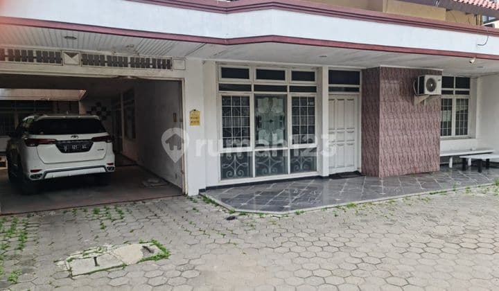 Sewa Rumah Tengah Kota Taman Beringin Dekat Mall Paragon