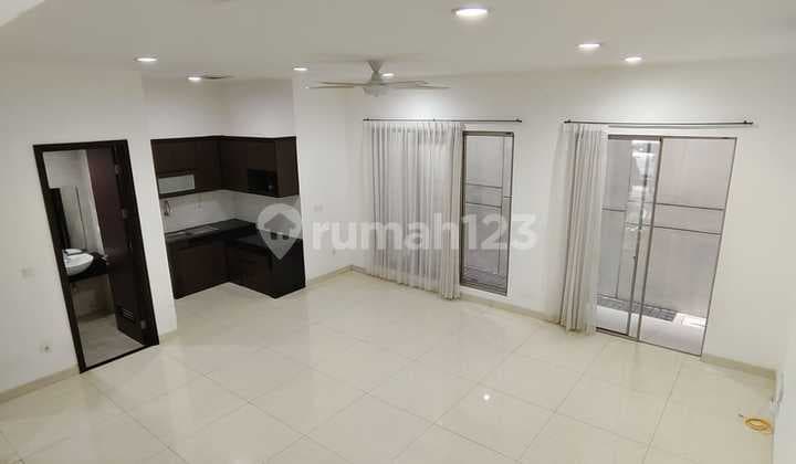 Disewakan Rumah Golf Island Rapih Terawat Siap Huni Bagus