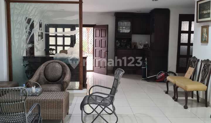 Rumah Besar 2 Lantai Terawat Rapih, Turun Harga di Green Garden