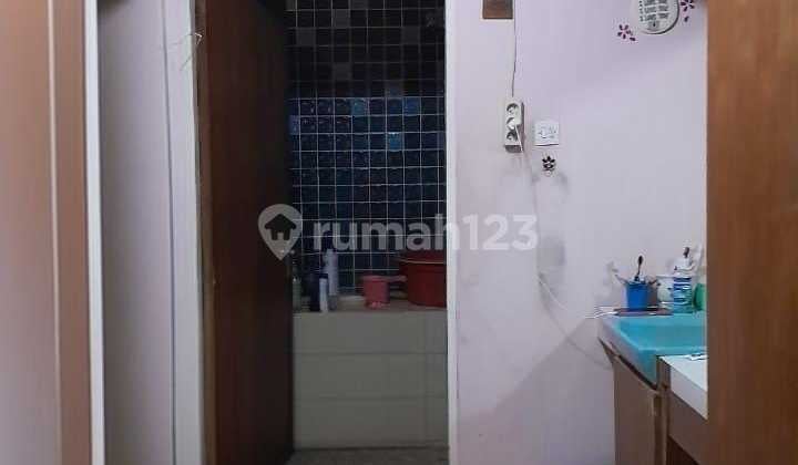 Rumah Kemanggisan Dekat Gereja Strategis Tidak Banjir