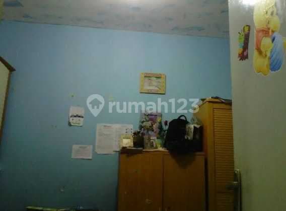 Rumah Tua Layak Huni Lokasi Strategis di Puri Indah