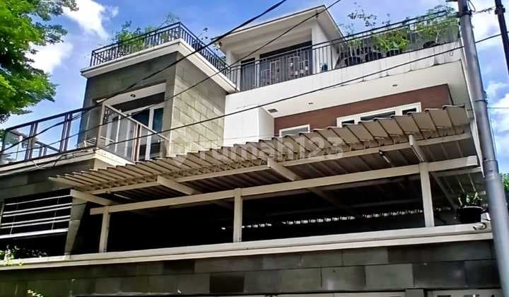 Rumah di Area Pakubuwono Kebayoran Baru