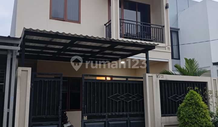 Di Jual Rumah 2 Lantai Bagus di Taman Gigi Jaka Setia Bekasi