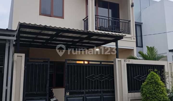 Di Jual Rumah 2 Lantai Bagus di Taman Gigi Jaka Setia Bekasi