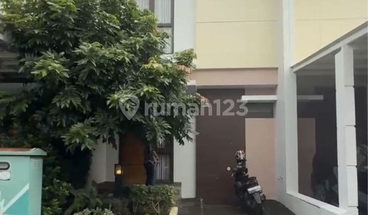 Dijual Rumah Dalam Cluster Sumarecon Bekasi