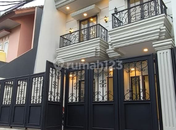Luxury House For Sale In Duren Sawit, East Jakarta
