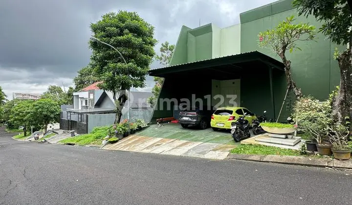 Dijual Rumah dengan Fasilitas Kolam Renang di Sentul Bogor
