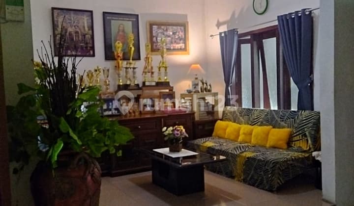 Rumah, 1 Lantai, SHM, di Surabaya Kota,