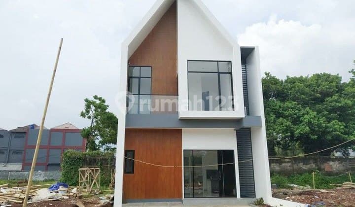 Rumah 2 lantai Lokasi dekat Tol setu jakarta timur