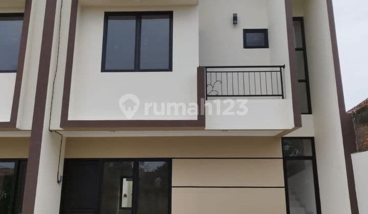 Rumah Mewah 2 lantai lokasi dekat kntor walikota tangerang selatan.