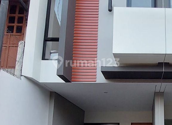 Rumah cantik 3 lantai lokasi dekat stadion jis sunter jakarta utara