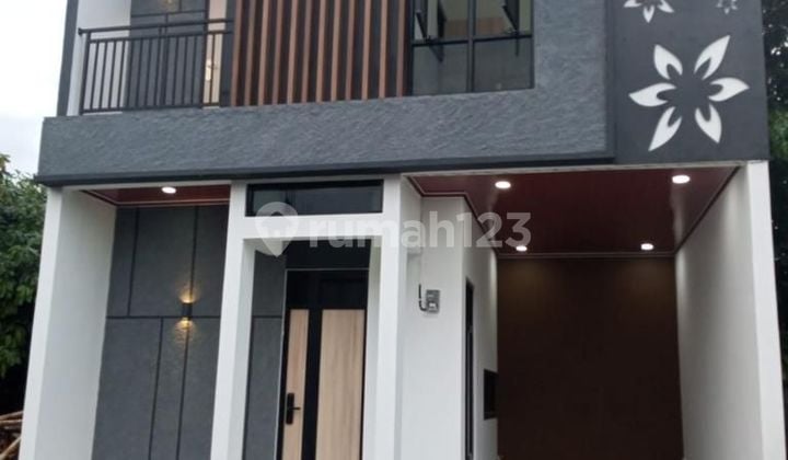 Rumah 2 lantai lokasi di pinggir jalan raya dijkarta utara