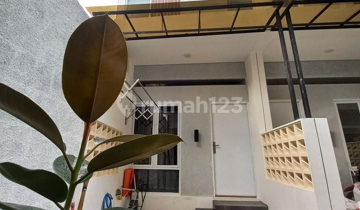 Minimalist 2-story house located near Sunter Mall and JIS Stadium in North Jakarta