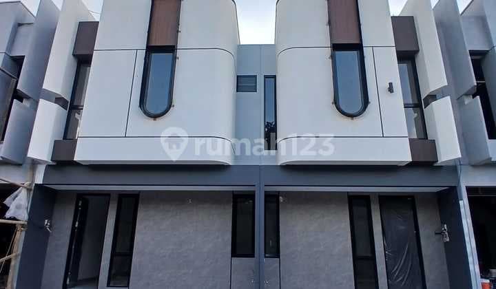 Rumah Cantik 2 Lantai di Warakas Jakut