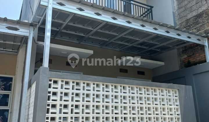 Disewakan Rumah Cantik 2 Lantai Lokasi Dekat Stasiun LRT Ciracas